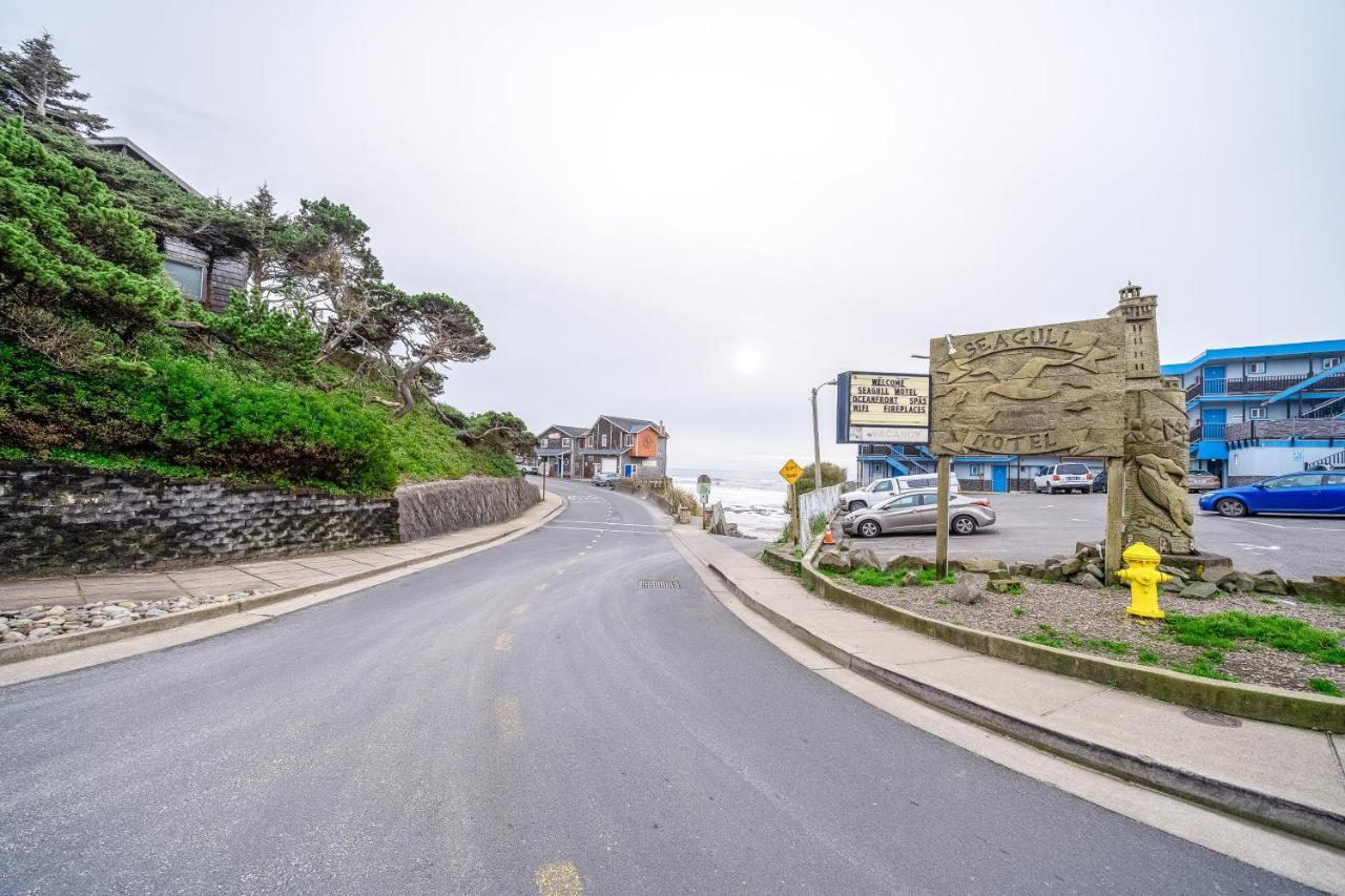 Oceanfront Contemporary Apartment Lincoln City Exterior photo